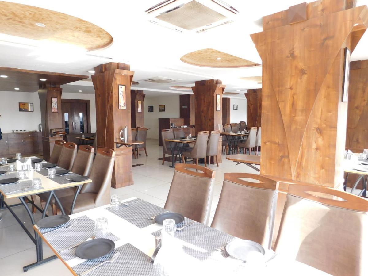 Hotel Shiva Club And Resort Mundra Esterno foto